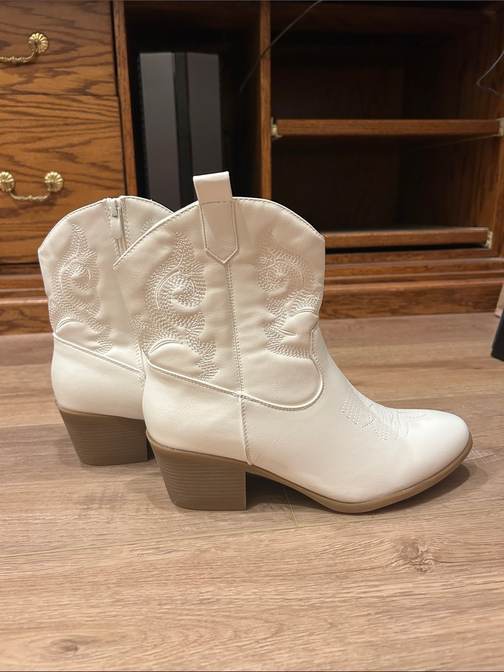 Global Win Cream Western Ankle Boots with Stitch Detail